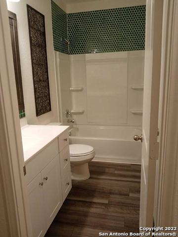 Image 11 of 14 For 5239 Hickory Place