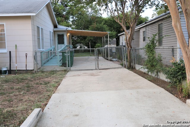 Image 9 of 16 For 1135 Gladstone
