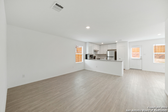 Image 8 of 31 For 5531 Elm Valley Dr