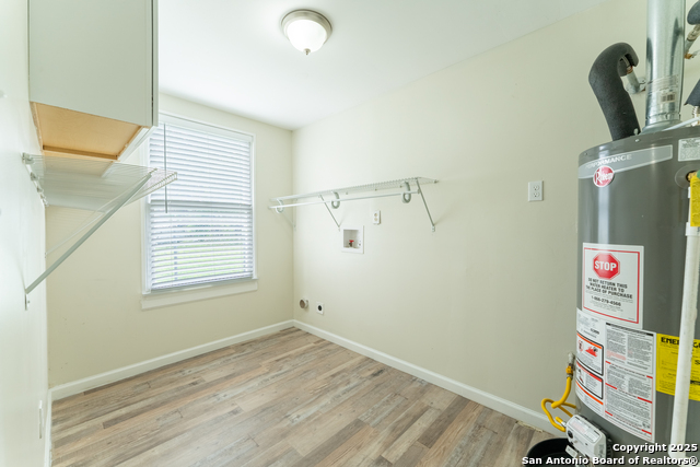 Image 13 of 33 For 643 Edgebrook
