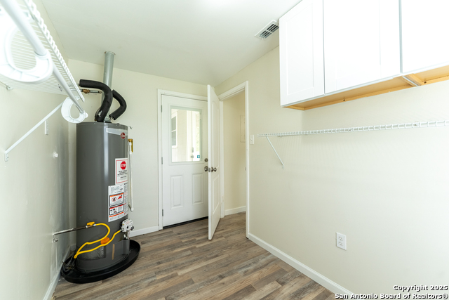 Image 14 of 33 For 643 Edgebrook