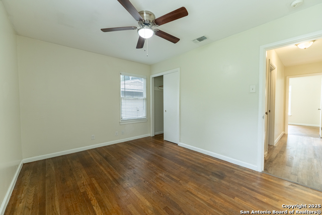 Image 25 of 33 For 643 Edgebrook