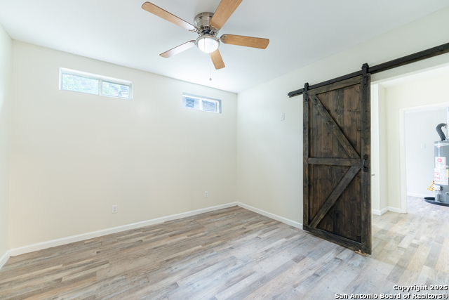 Image 8 of 33 For 643 Edgebrook