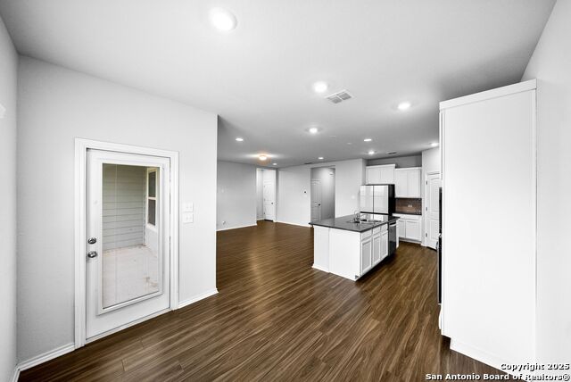 Image 10 of 33 For 6723 Shiraz Way