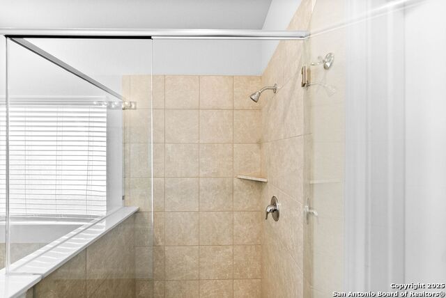 Image 18 of 33 For 6723 Shiraz Way