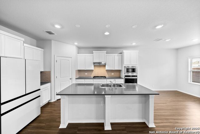 Image 4 of 33 For 6723 Shiraz Way