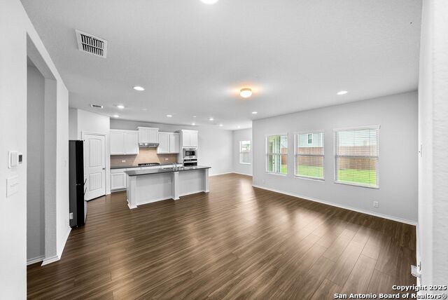 Image 8 of 33 For 6723 Shiraz Way