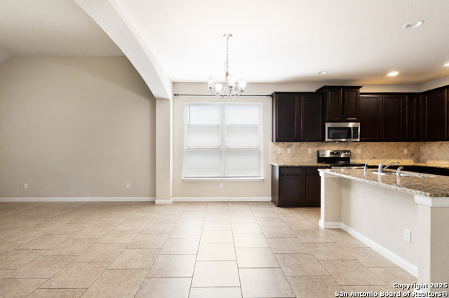 Listing photo id 8 for 15127 Pandion