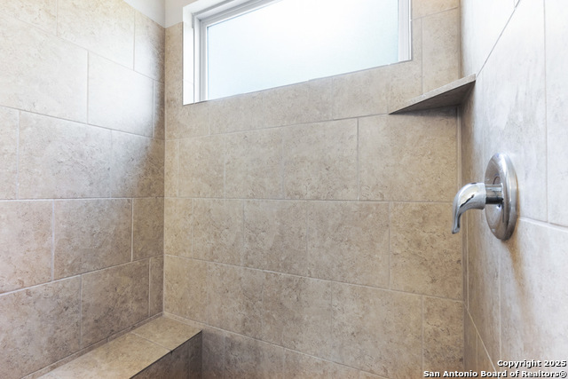 Listing photo id 14 for 15127 Pandion