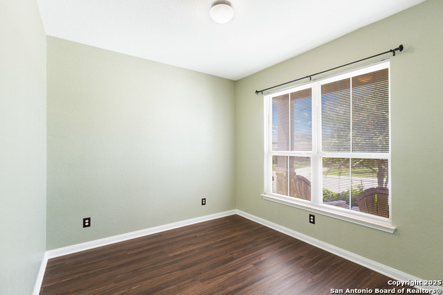 Listing photo id 16 for 15127 Pandion