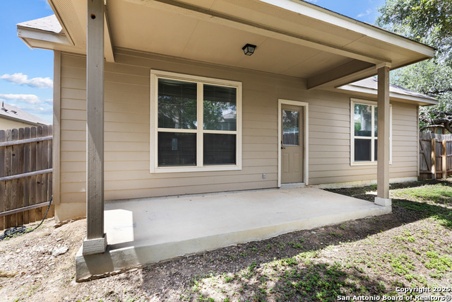 Listing photo id 22 for 15127 Pandion