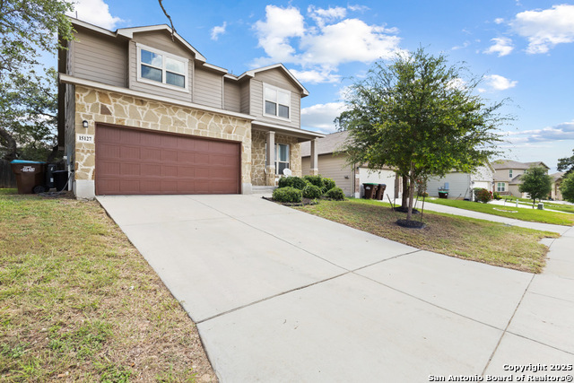 Listing photo id 1 for 15127 Pandion