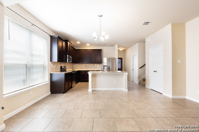 Listing photo id 7 for 15127 Pandion