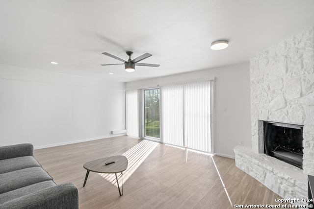 Listing photo id 13 for 806 Northstar Dr