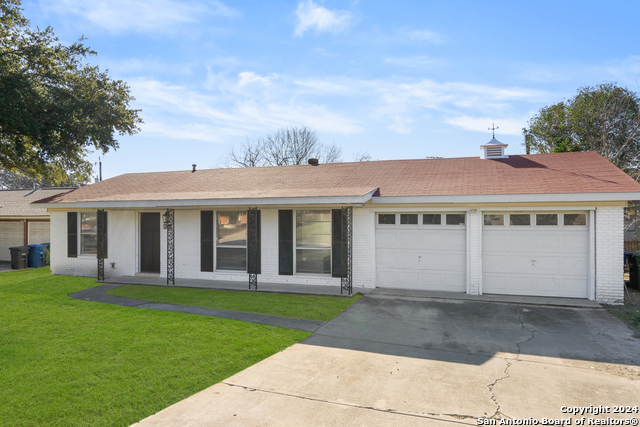 Listing photo id 0 for 806 Northstar Dr