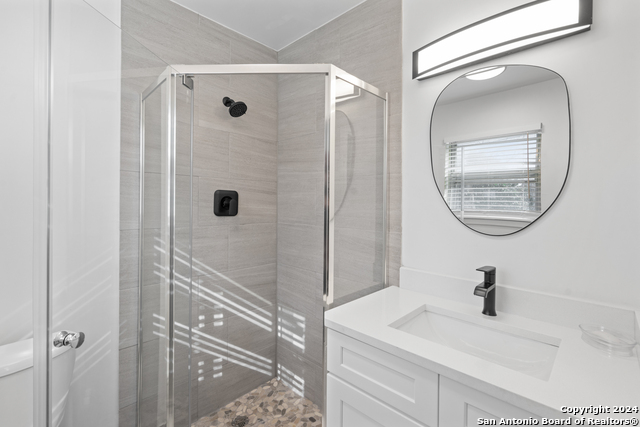 Listing photo id 18 for 806 Northstar Dr