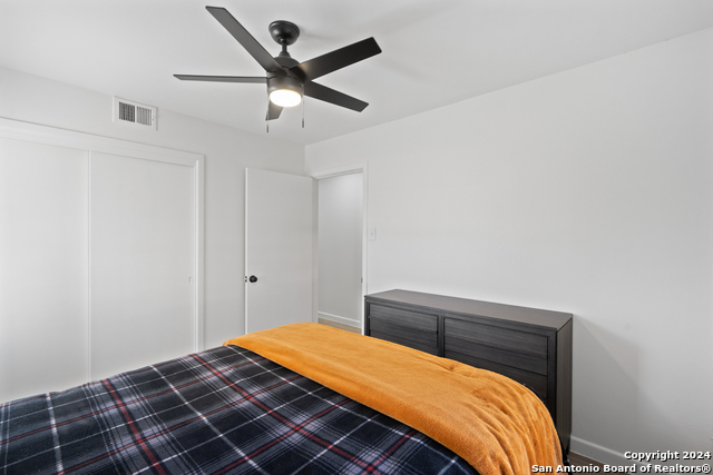 Listing photo id 23 for 806 Northstar Dr