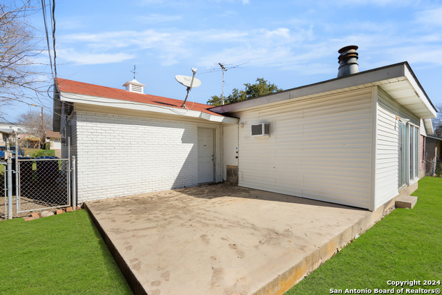 Listing photo id 24 for 806 Northstar Dr