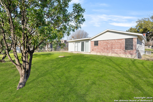 Listing photo id 25 for 806 Northstar Dr