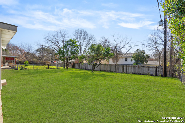 Listing photo id 28 for 806 Northstar Dr