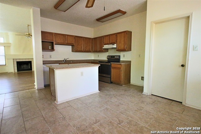 Image 4 of 13 For 11126 Cherry Park Dr