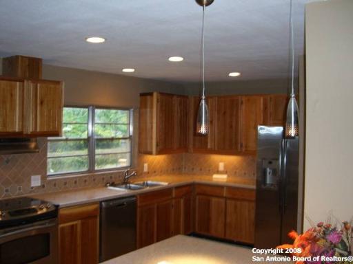 Listing photo id 2 for 535 Oakleaf