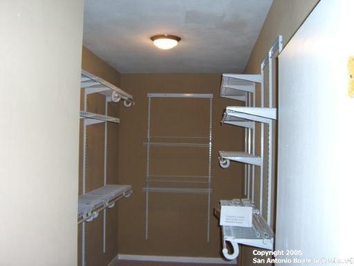 Listing photo id 6 for 535 Oakleaf