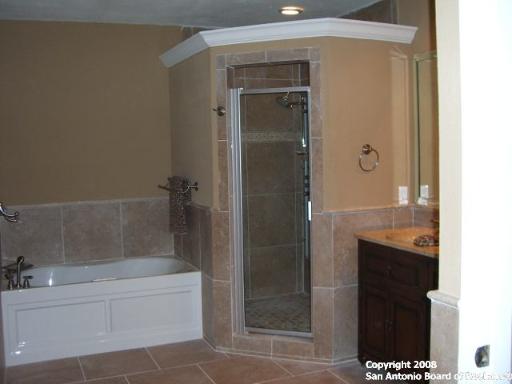 Listing photo id 7 for 535 Oakleaf