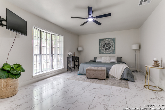 Listing photo id 11 for 14123 Bacarro St