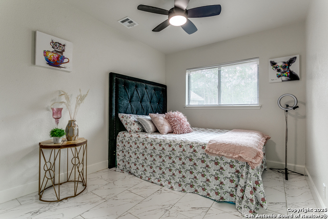 Listing photo id 13 for 14123 Bacarro St