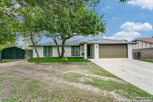 Listing photo id 17 for 14123 Bacarro St