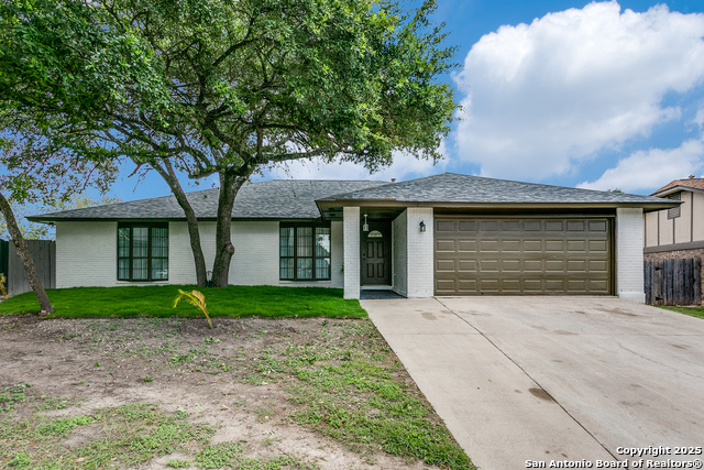 Listing photo id 18 for 14123 Bacarro St