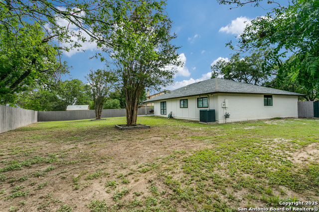 Listing photo id 23 for 14123 Bacarro St