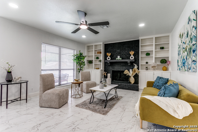 Listing photo id 1 for 14123 Bacarro St