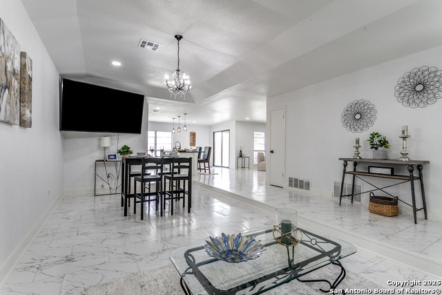 Listing photo id 3 for 14123 Bacarro St
