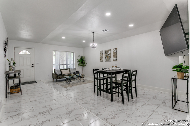 Listing photo id 4 for 14123 Bacarro St