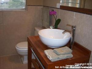 Listing photo id 8 for 535 Oakleaf