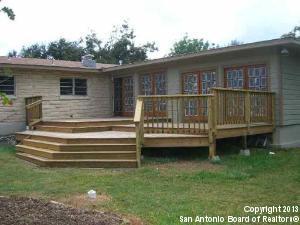 Listing photo id 10 for 535 Oakleaf