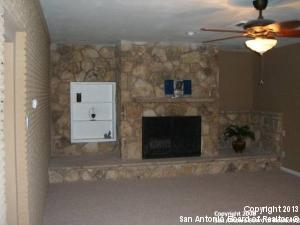 Listing photo id 0 for 535 Oakleaf
