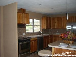 Listing photo id 1 for 535 Oakleaf
