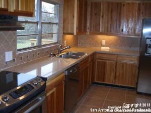 Listing photo id 3 for 535 Oakleaf