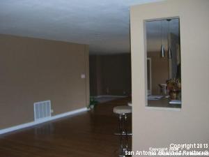 Listing photo id 4 for 535 Oakleaf