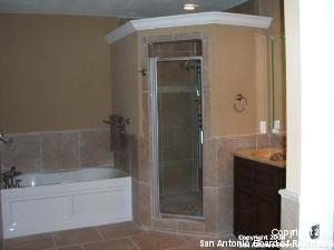 Listing photo id 5 for 535 Oakleaf