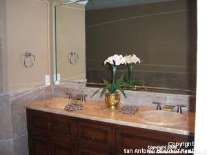 Listing photo id 7 for 535 Oakleaf
