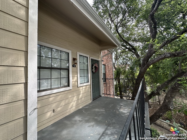 Details for 11610 Vance Jackson  990, San Antonio, TX 78230