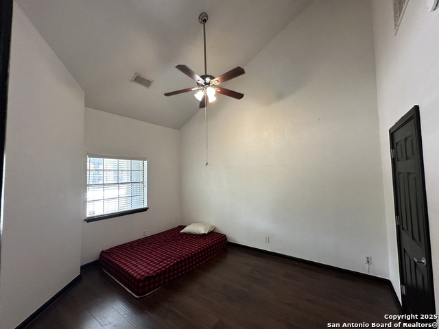 Image 8 of 13 For 11610 Vance Jackson  990