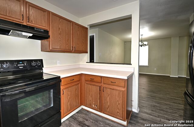 Listing photo id 11 for 8155 Heights Valley