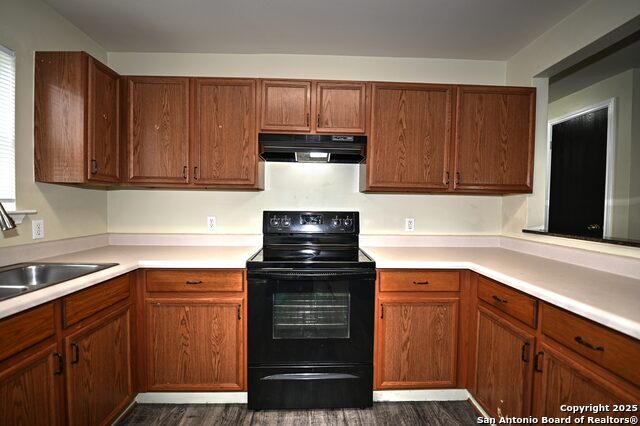 Listing photo id 12 for 8155 Heights Valley