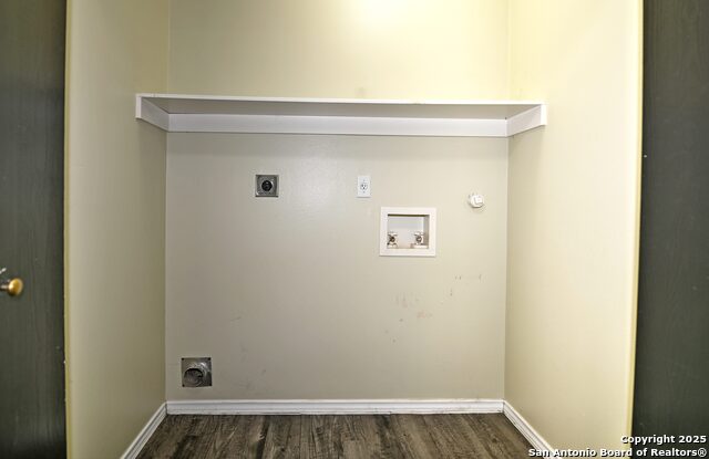 Listing photo id 13 for 8155 Heights Valley