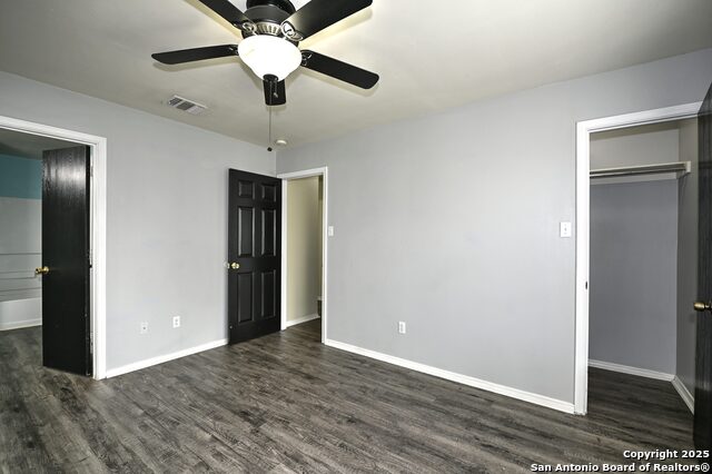 Listing photo id 15 for 8155 Heights Valley